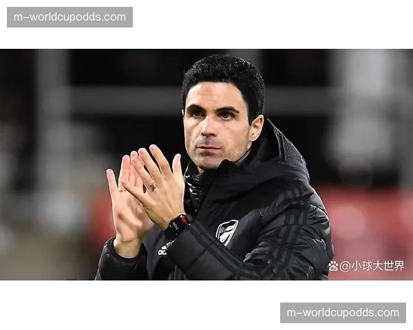 战术视角：阿尔特塔的变阵三中卫如何成功限制了曼联的快速反击